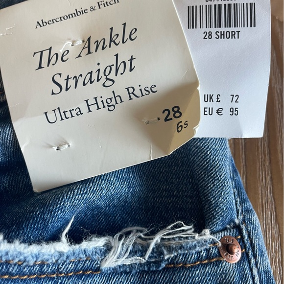 Abercrombie Ankle Straight Ultra High Rise Jeans - Picture 4 of 4